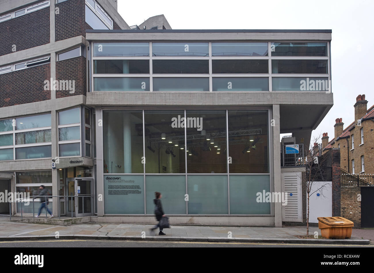 Esterno del rehersael spazio del Teatro Nazionale di Studio, Londra progettato da Lione, Israele e Ellis 1958 Foto Stock