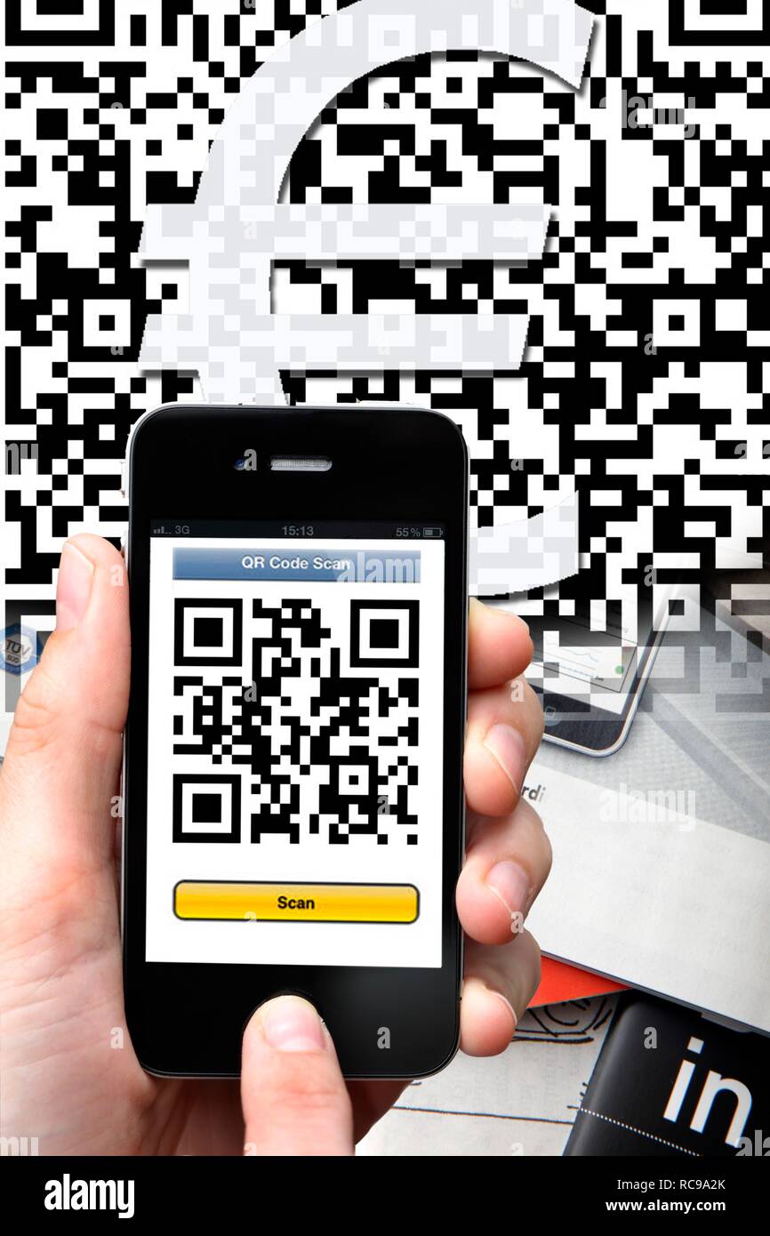 Il codice QR-code reader, Quick Codice di risposta, la lettura di un codice QR con uno smartphone e iPhone Foto Stock