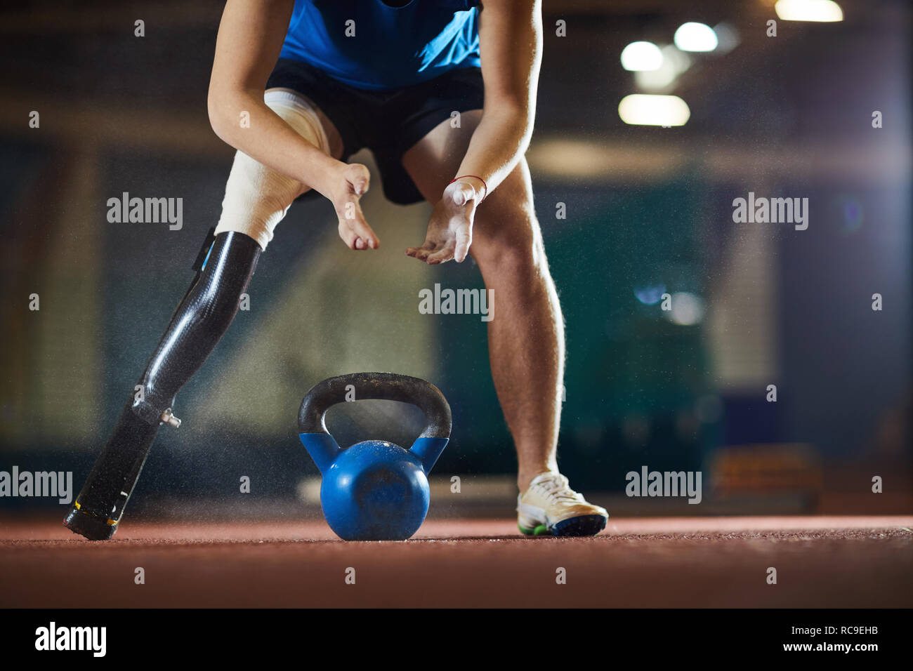 Atleta più kettlebell Foto Stock