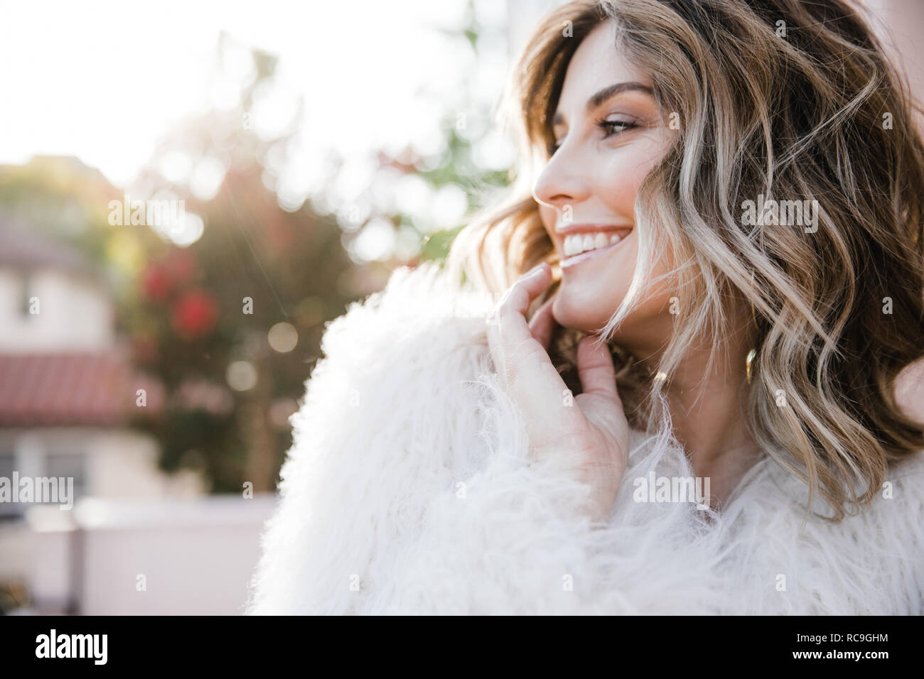 Moda donna in finta pelliccia Foto Stock