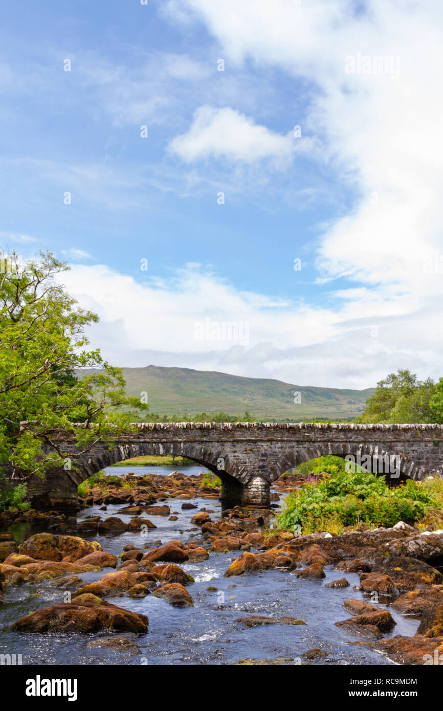 Blackstones ponte sulla parte superiore del Fiume Caragh, Ring of Kerry, Irlanda Foto Stock