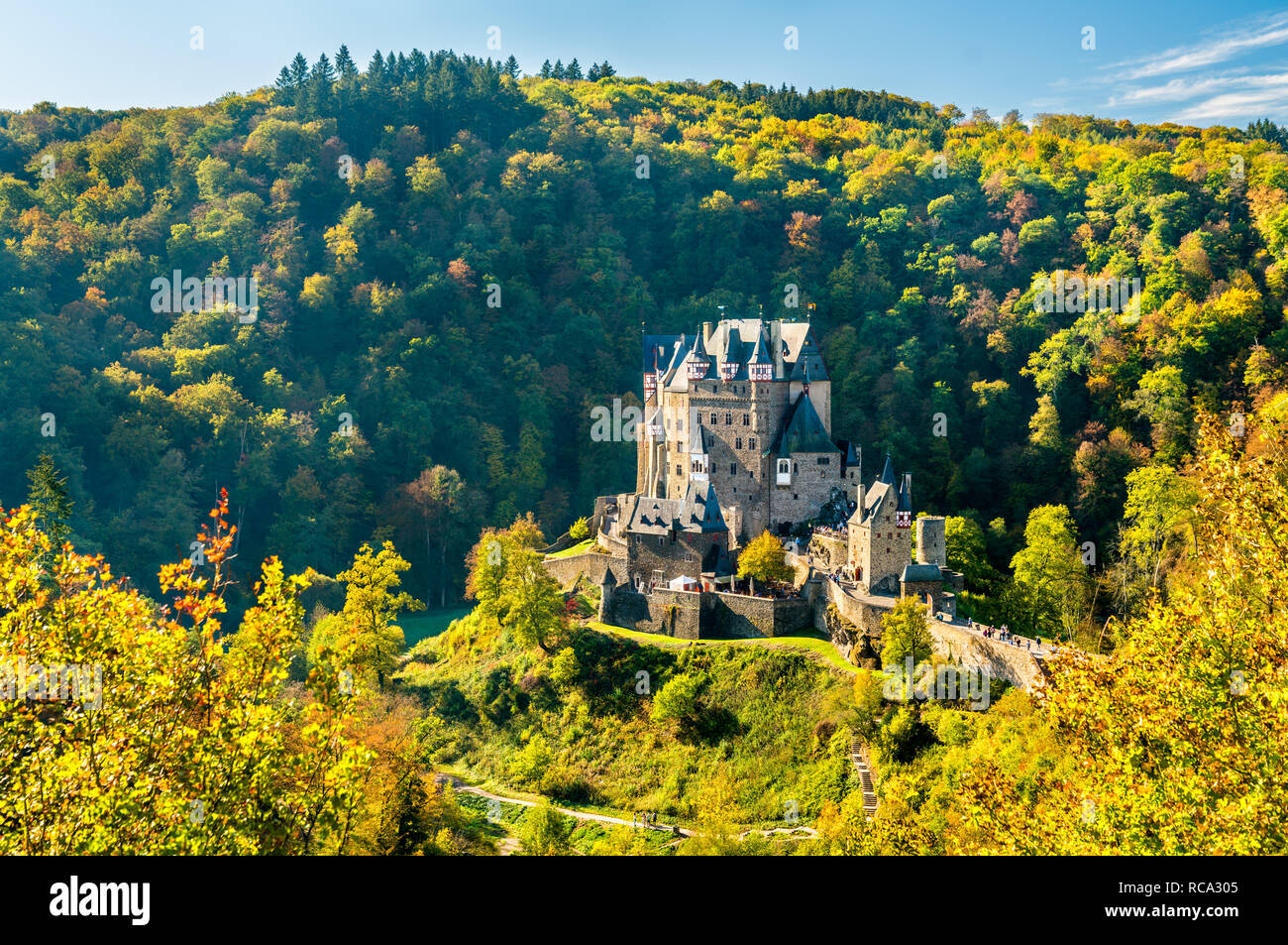 Castello Eltz in autunno. Germania Foto Stock