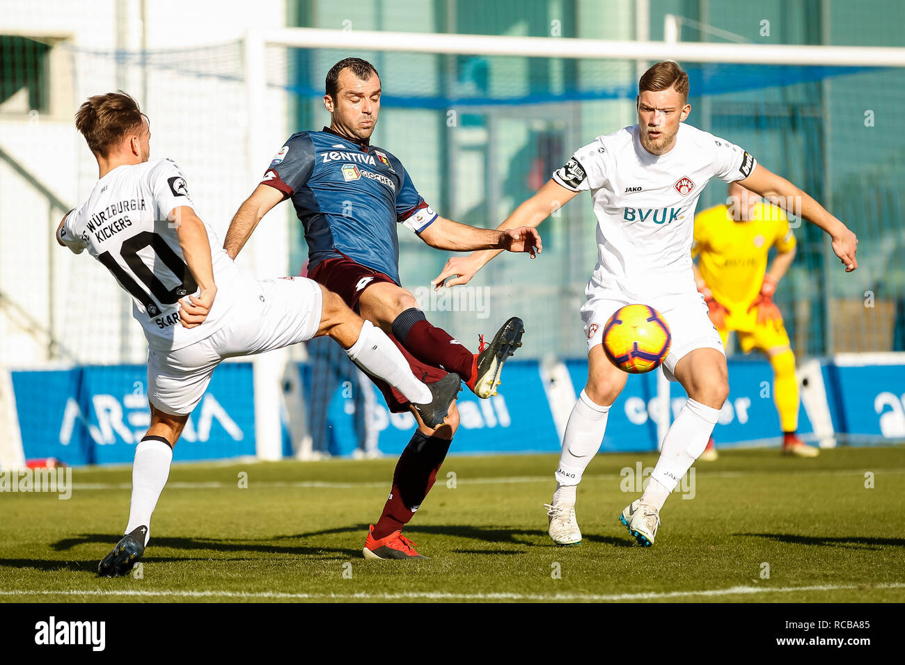 San Pedro del Pinatar, Spagna. Xiv gen, 2019. Cordiale incontro di calcio tra Genova CFC vs Würzburger kicker a Pinatar Arena Football Center. Credito: ABEL F. ROS/Alamy Live News Foto Stock