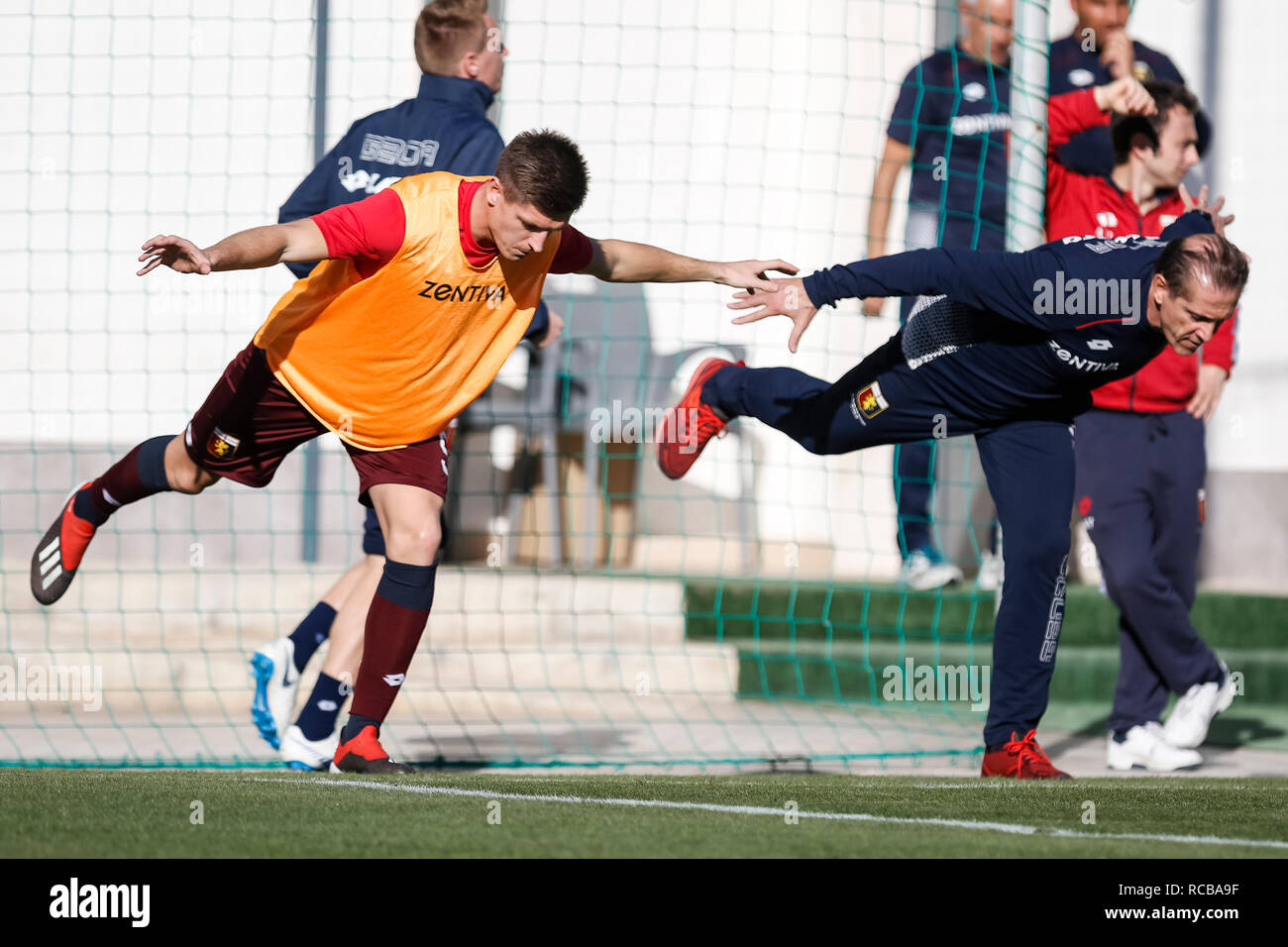 San Pedro del Pinatar, Spagna. Xiv gen, 2019. Cordiale incontro di calcio tra Genova CFC vs Würzburger kicker a Pinatar Arena Football Center. Credito: ABEL F. ROS/Alamy Live News Foto Stock
