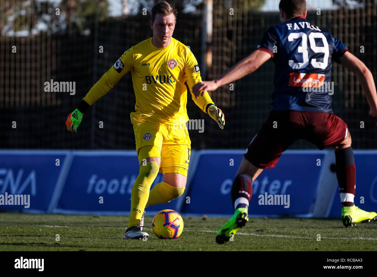 San Pedro del Pinatar, Spagna. Xiv gen, 2019. Cordiale incontro di calcio tra Genova CFC vs Würzburger kicker a Pinatar Arena Football Center. Credito: ABEL F. ROS/Alamy Live News Foto Stock
