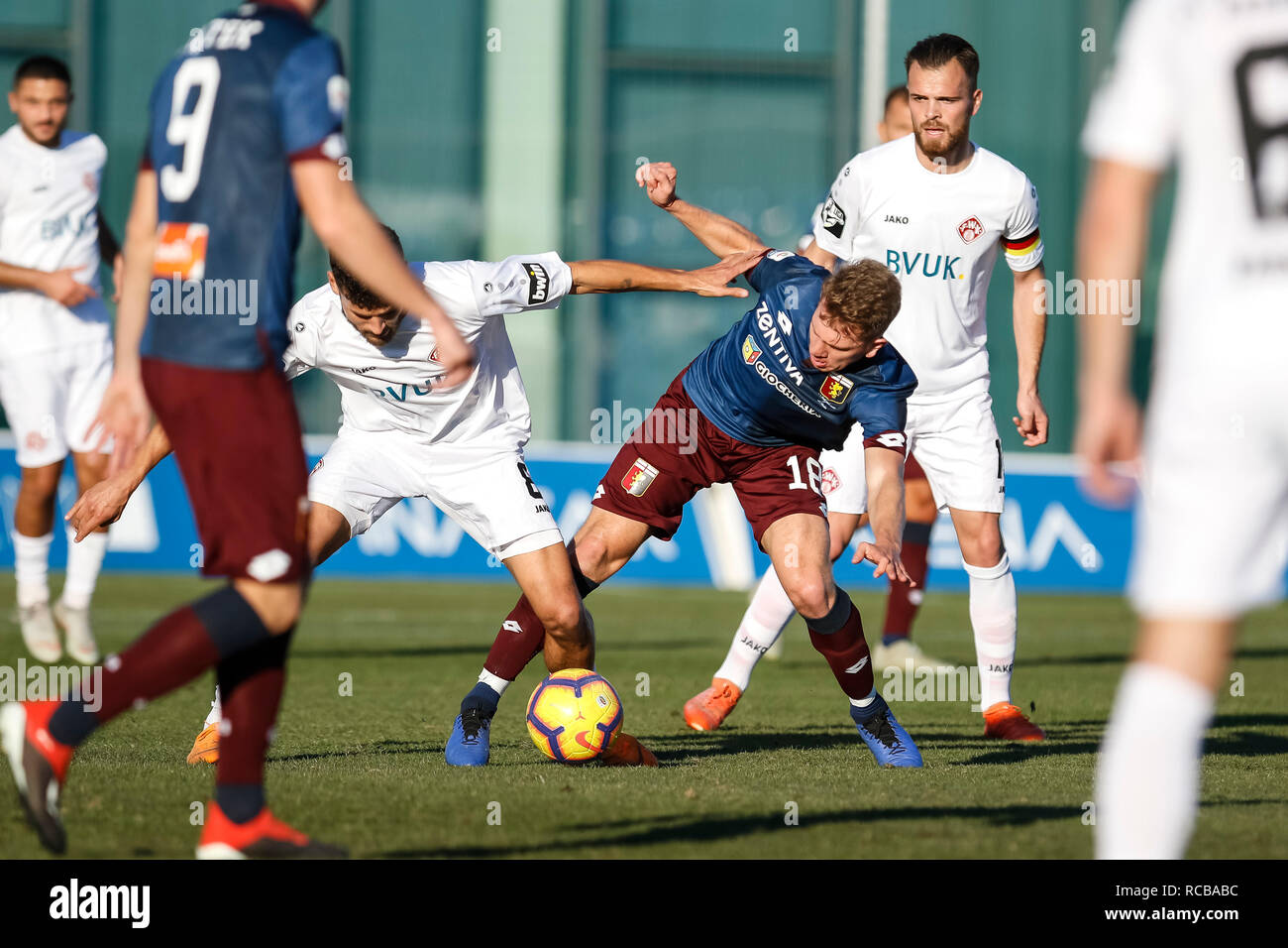 San Pedro del Pinatar, Spagna. Xiv gen, 2019. Cordiale incontro di calcio tra Genova CFC vs Würzburger kicker a Pinatar Arena Football Center. Credito: ABEL F. ROS/Alamy Live News Foto Stock