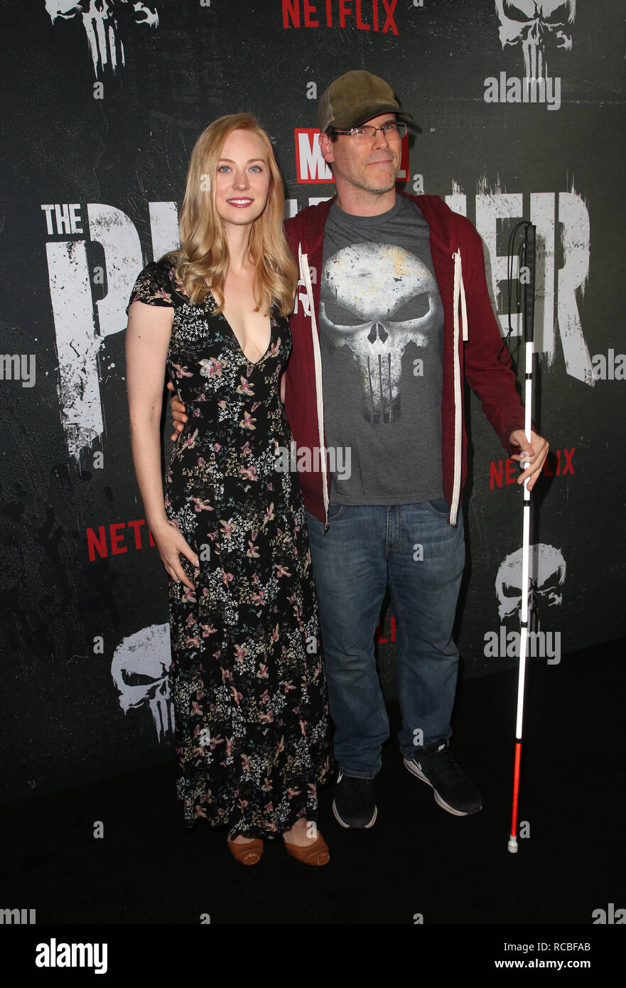 Hollywood, CA. Xiv gen, 2019. Deborah Ann Woll, E.J. Scott, assiste alla meraviglia che 'The Punisher' Los Angeles Premiere a ArcLight Hollywood in Hollywood, la California il 14 gennaio 2019. Credito: Faye Sadou/media/punzone Alamy Live News Foto Stock