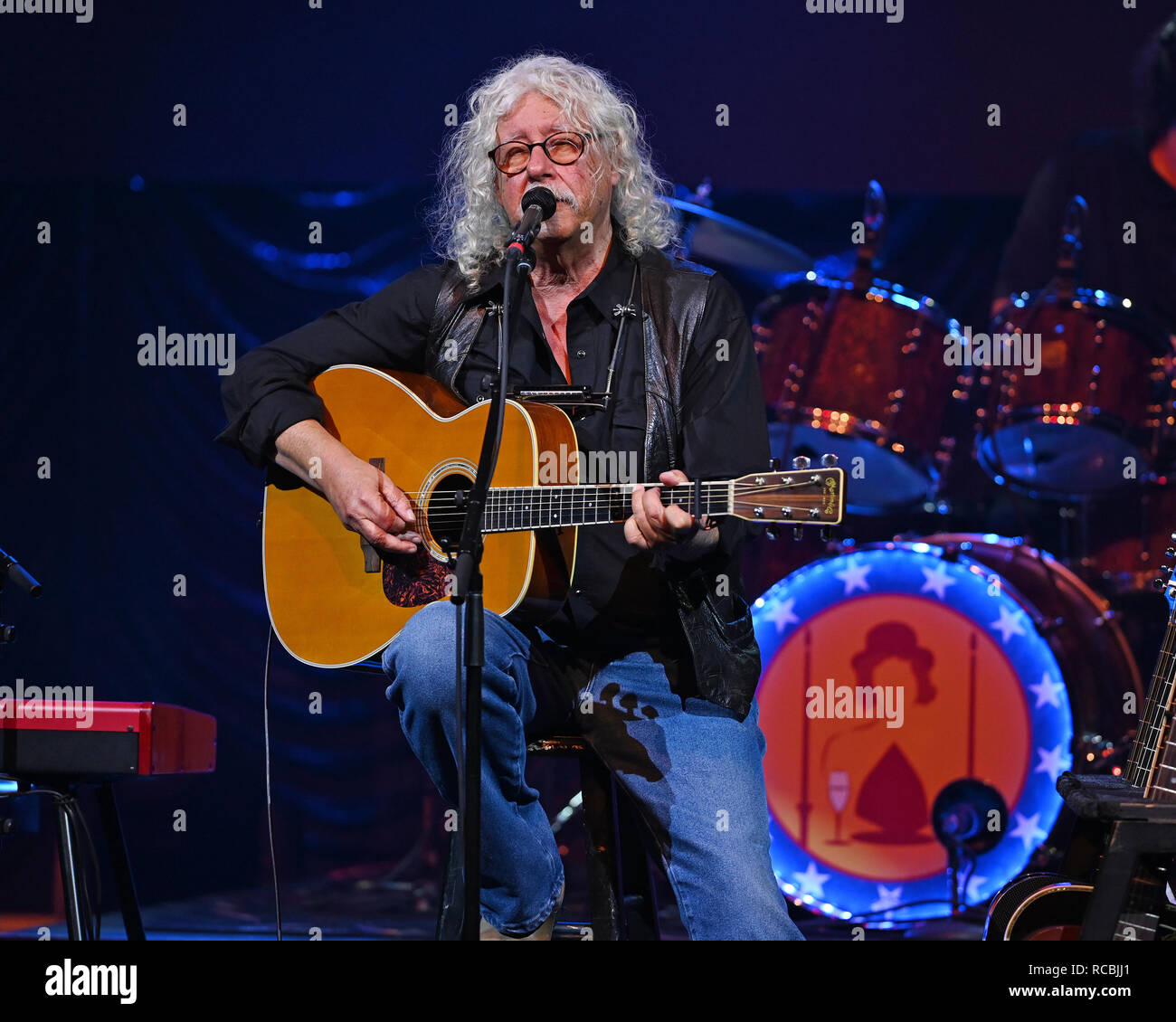Stuart, FL, Stati Uniti d'America. Xiv gen, 2019. Arlo Guthrie esegue al teatro lirico su gennaio 14, 2019 in Stuart, Florida. Credito: Mpi04/media/punzone Alamy Live News Foto Stock