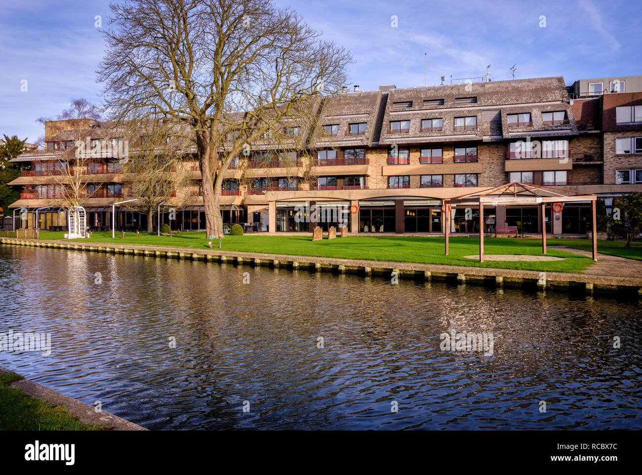 L' hotel Double Tree by Hilton sul fiume Cam nel centro di Cambridge. Foto Stock