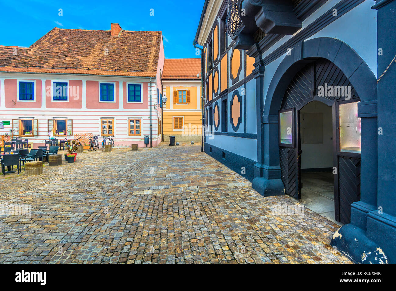 Vista panoramica alla famosa piazza a Varazdin città vecchia, Croazia. Foto Stock