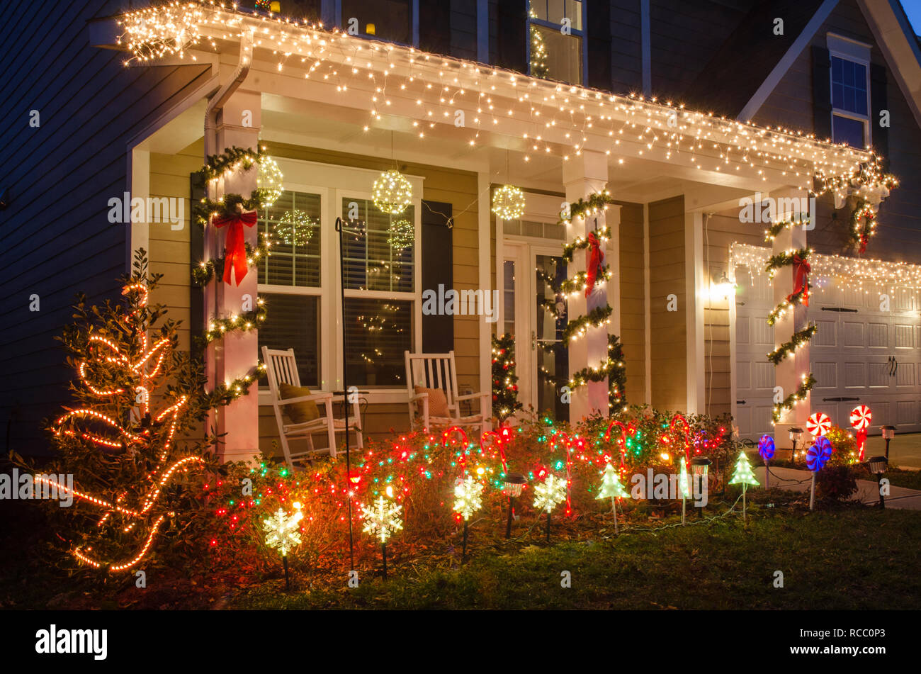 Case Decorate Per Natale.Decorate Case Per Le Vacanze Foto Stock Alamy