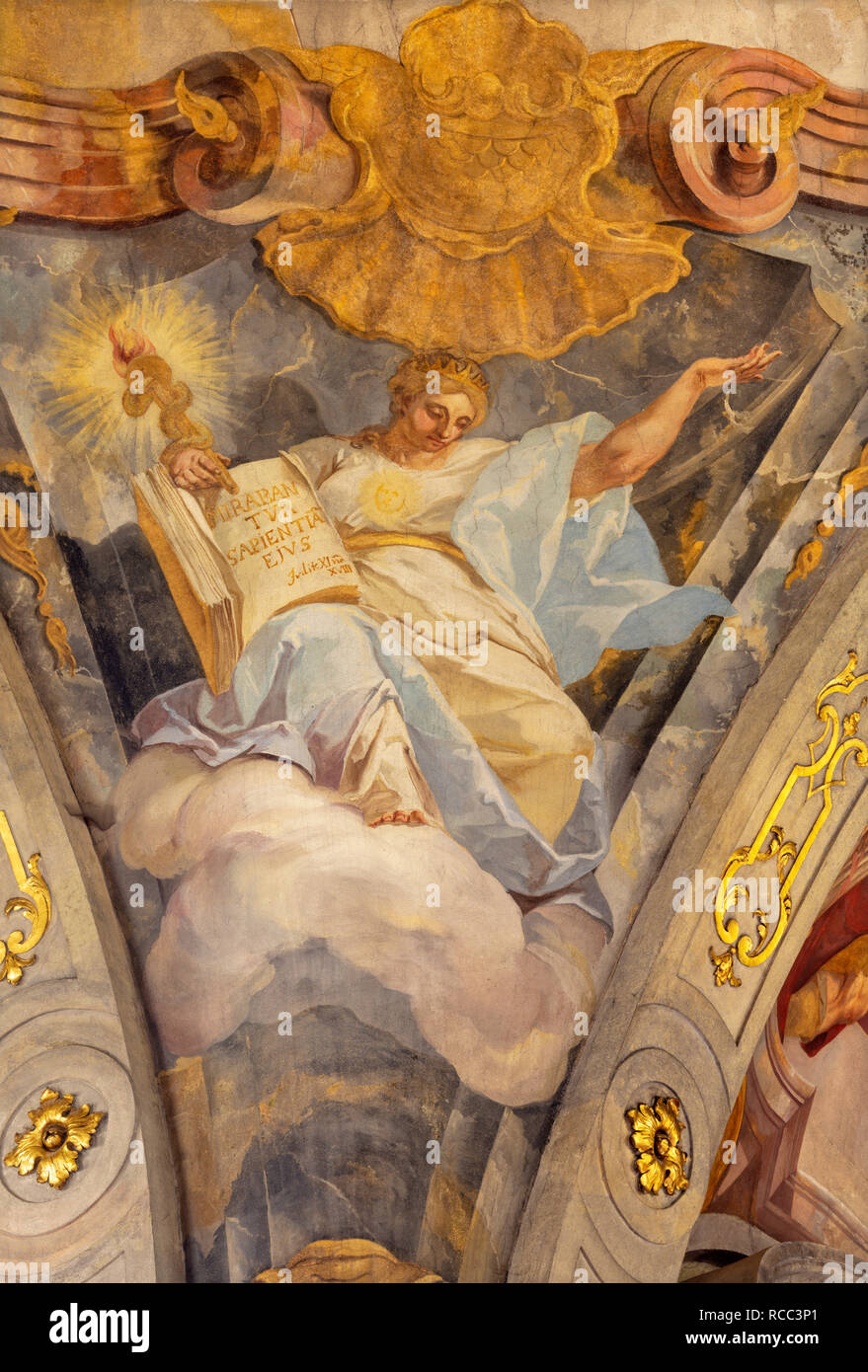 Praga, Repubblica Ceca - 18 ottobre 2018: l'affresco delle virtù cardinali di amore nella Chiesa Kostel Svaté Kateřiny Alexandrijské Foto Stock