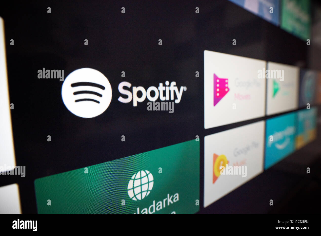 Wroclaw, Polonia - Jan 10, 2019: Spotify è più popolare servizio di streaming musicale su Android dispositivi TV Foto Stock