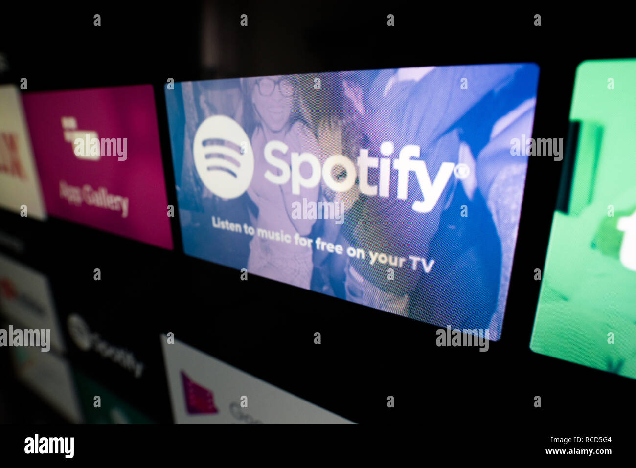 Wroclaw, Polonia - Jan 10, 2019: Spotify è più popolare servizio di streaming musicale su Android dispositivi TV Foto Stock