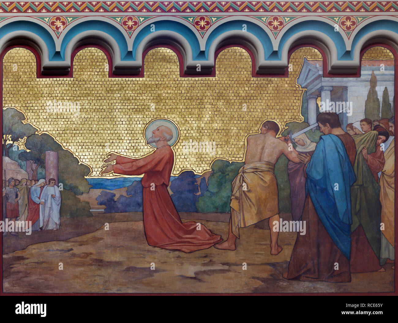 Praga, Repubblica Ceca - 17 ottobre 2018: la decapitazione di st. Paolo freso nella chiesa kostel Svatého Cyrila Metodeje da S. G. Rudl (1896). Foto Stock