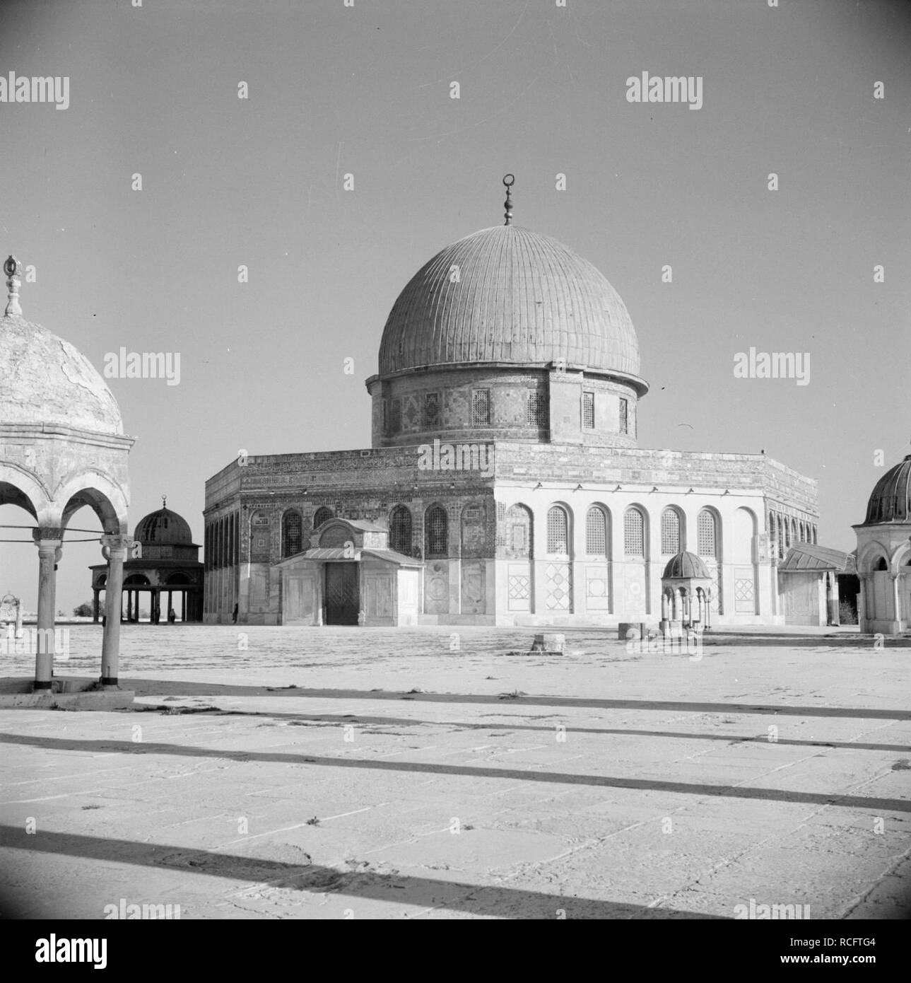 Al Haram esh-Sharif - Tempelberg. Ingang tot de Rotskoepel di Qubbet es-Sakhra, Bestanddeelnr 255-5436. Foto Stock