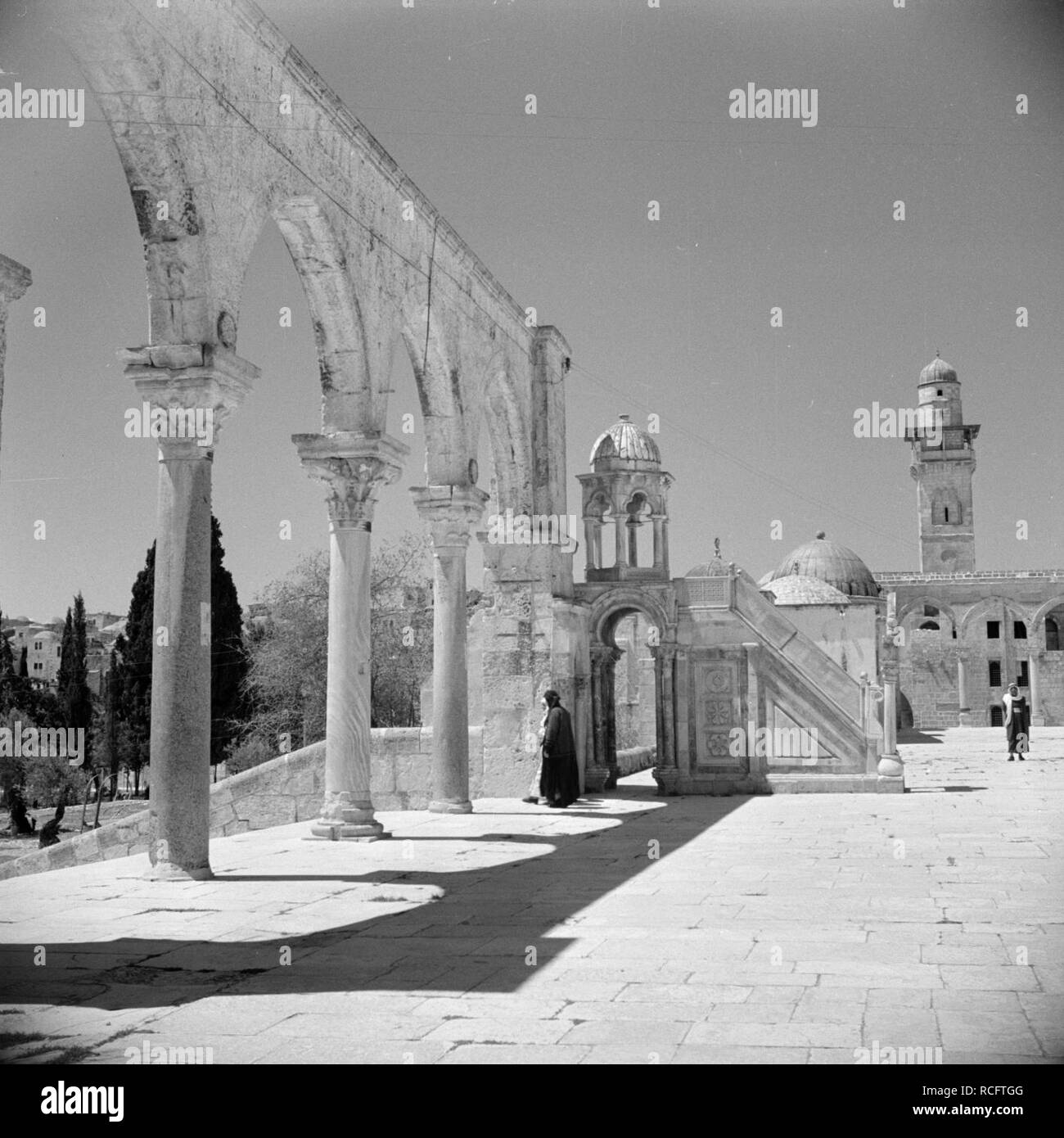 Al Haram esh-Sharif - Tempelberg. Plein waarop de Rotskoepel è gebouwd minareto, Bestanddeelnr 255-5413. Foto Stock