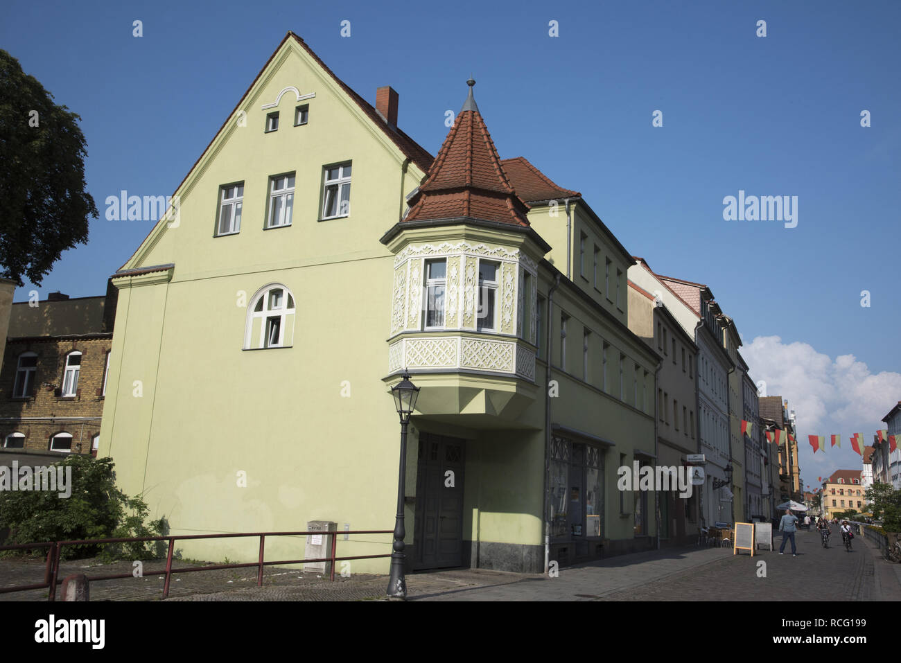 Wittenberg è una città di 50000 abitanti un strettamente collegate a Martin Lutero e la Riforma Protestante qui una strada a parte il municipio. Die Foto Stock