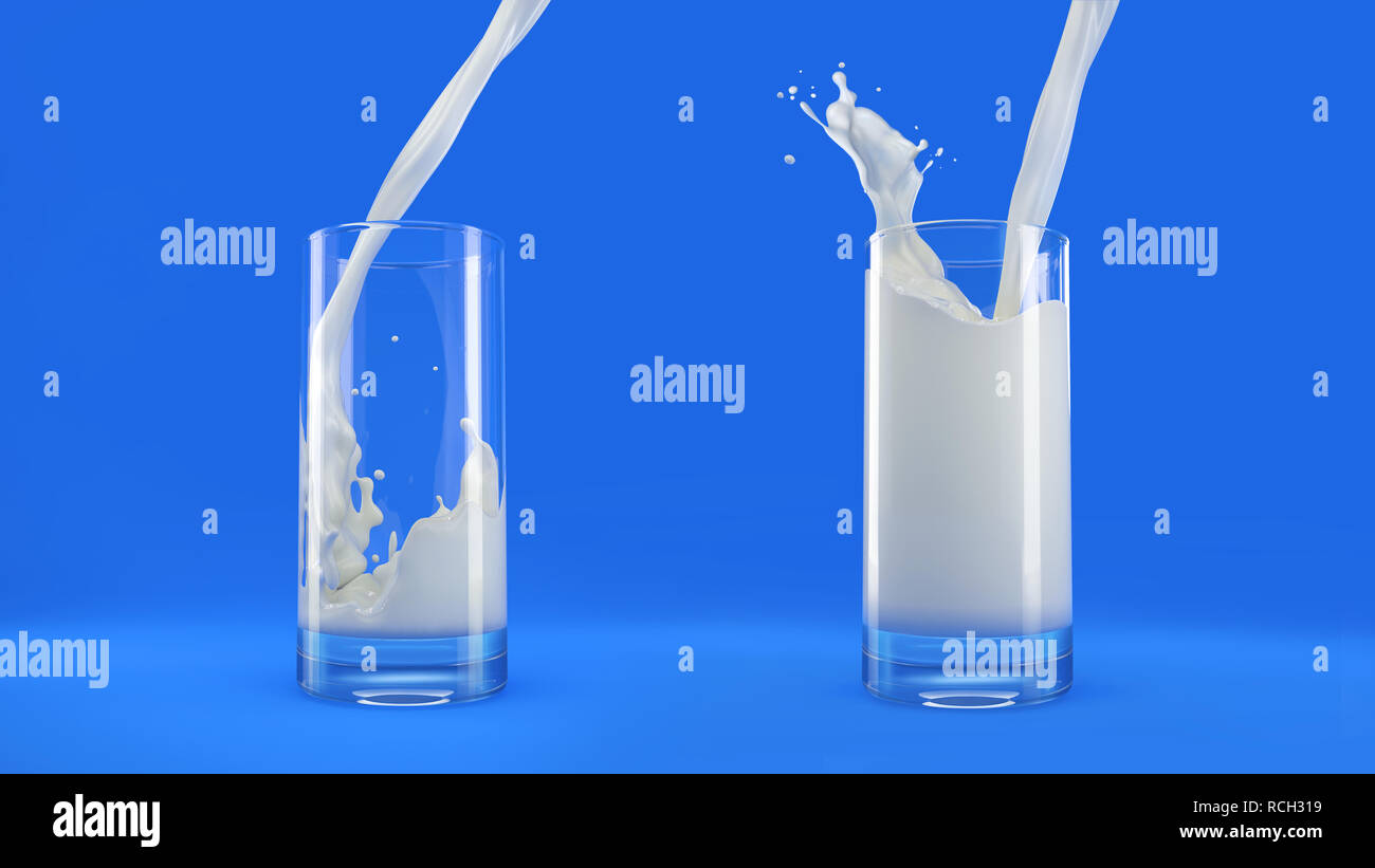 Due bicchieri con colata di latte, uno pieno con spruzzi e uno meno pieno. Visto da un lato, su sfondo blu. Percorso di clipping incluso. Foto Stock