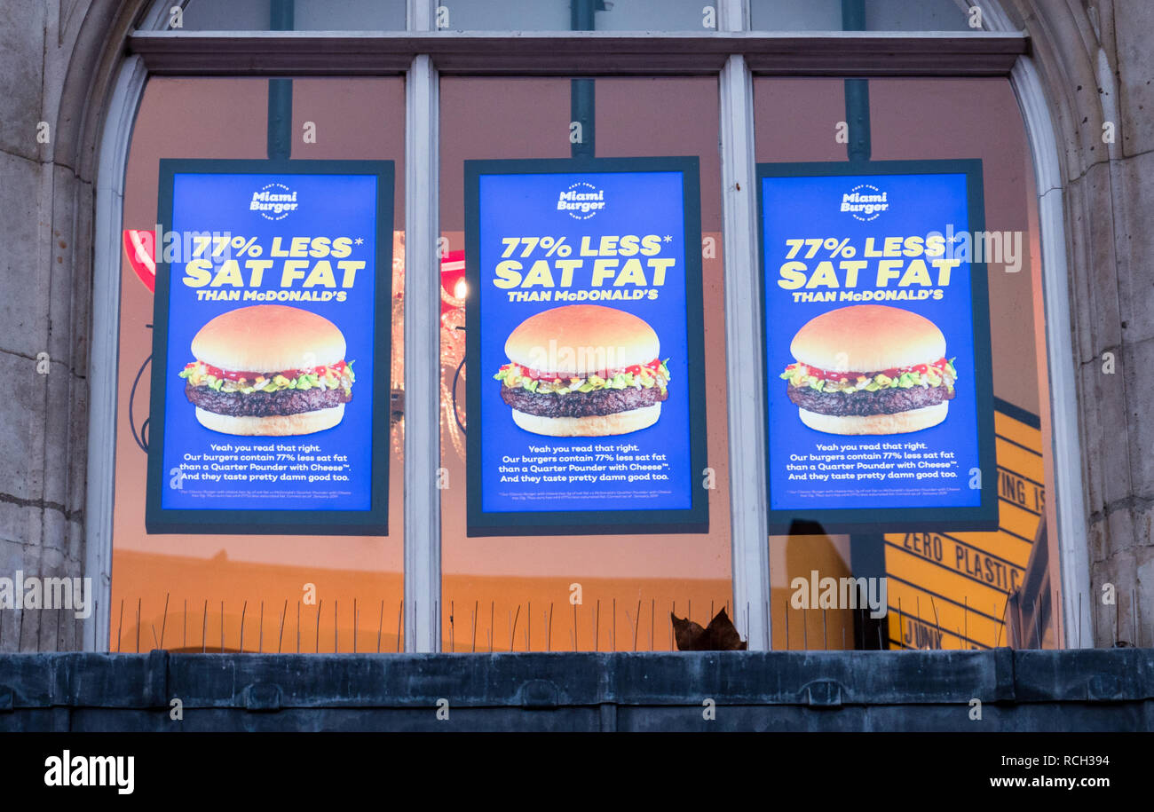 Miami Burger, Nuovo, Vegana Vegetariana, Fast Food, basso contenuto di grassi, impianto basato la carne, la Oracle, centro di Reading e Reading, Berkshire, Inghilterra, Regno Unito, GB. Foto Stock