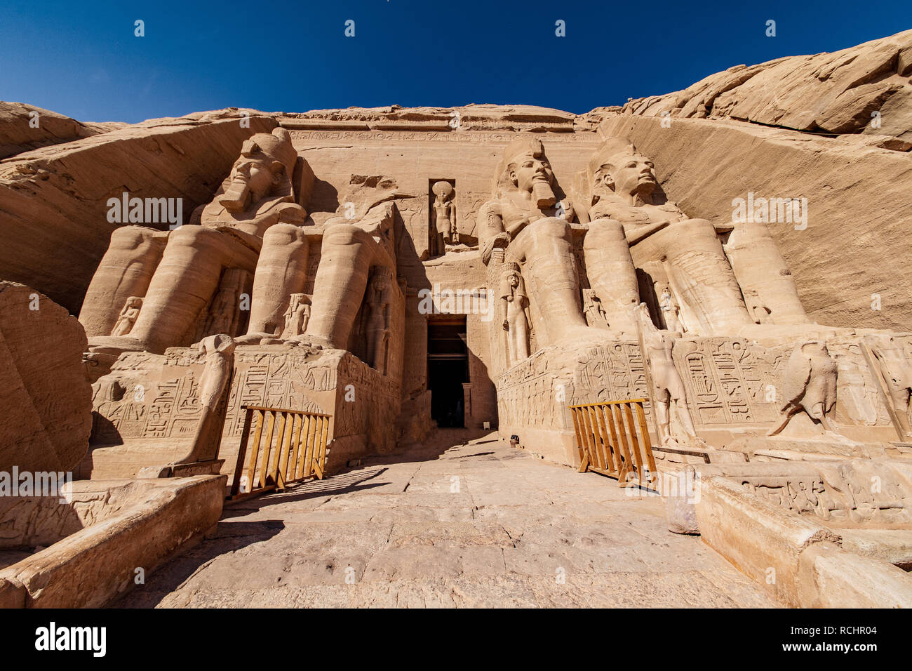 Abu Simbel è il più ben noto tempio in Egitto ed è stato costruito da Ramesse II o Ramesse il grande Foto Stock