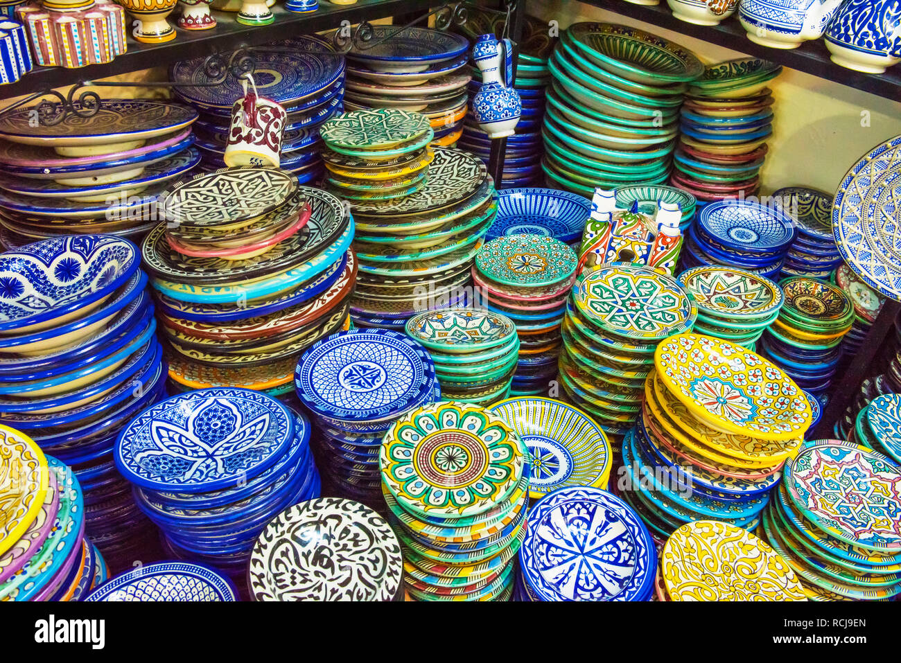 Tradizionale ceramica ceramica sul Marocco bazaar, Marrakech Foto Stock