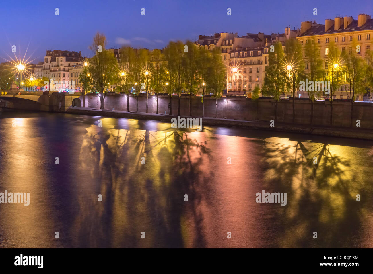 Notte Ile de la Cite a Parigi, Francia Foto Stock