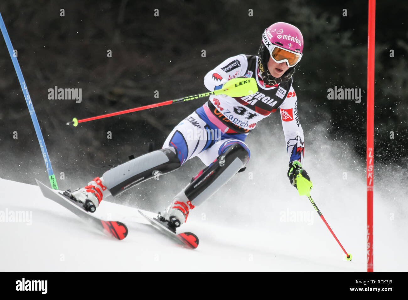 Zagabria, Croazia - Gennaio 5, 2019 : Giuseppina Forni dalla Francia compete durante l'Audi FIS Coppa del Mondo di Sci Alpino Slalom speciale femminile, Snow Queen Trofeo 20 Foto Stock