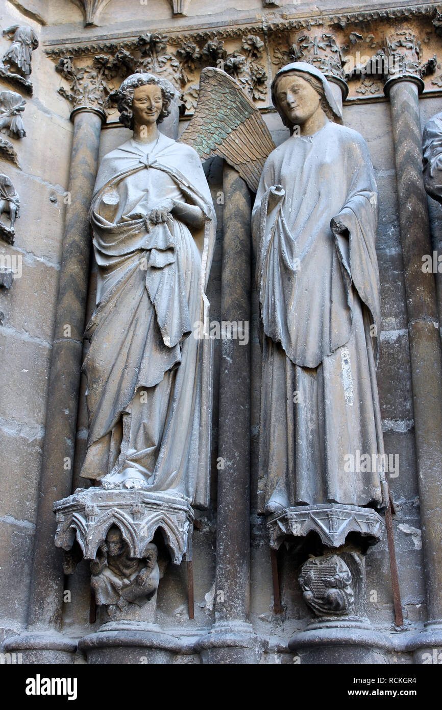 Reims, Francia. Il Sorridente Angel (l'Ange au Sourire), un celebre scultura della Cattedrale di Nostra Signora (Cattedrale di Notre Dame) Foto Stock