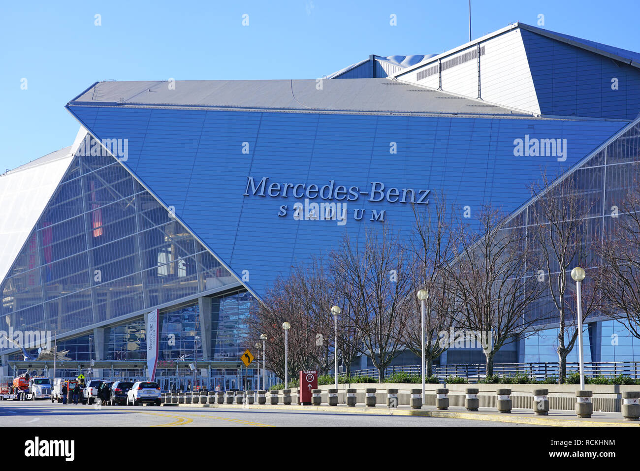 Vista della Casa di Stoccarda Stadium, un multi-purpose sports arena di Atlanta in Georgia, casa degli Atlanta Falcons, ospite di NFL Superbowl LIII 53 Foto Stock