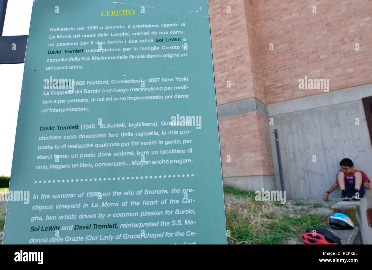 La Morra, provincia di Cuneo, Piemonte, Italia. Il 15 luglio 2018. Nel territorio delle Langhe a La Morra è la cappella della Madonna delle Grazie. Mo Foto Stock