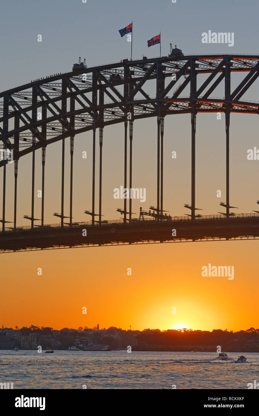 La gente che camminava sul Ponte del Porto di Sydney, Sydney, Nuovo Galles del Sud, Australia Foto Stock