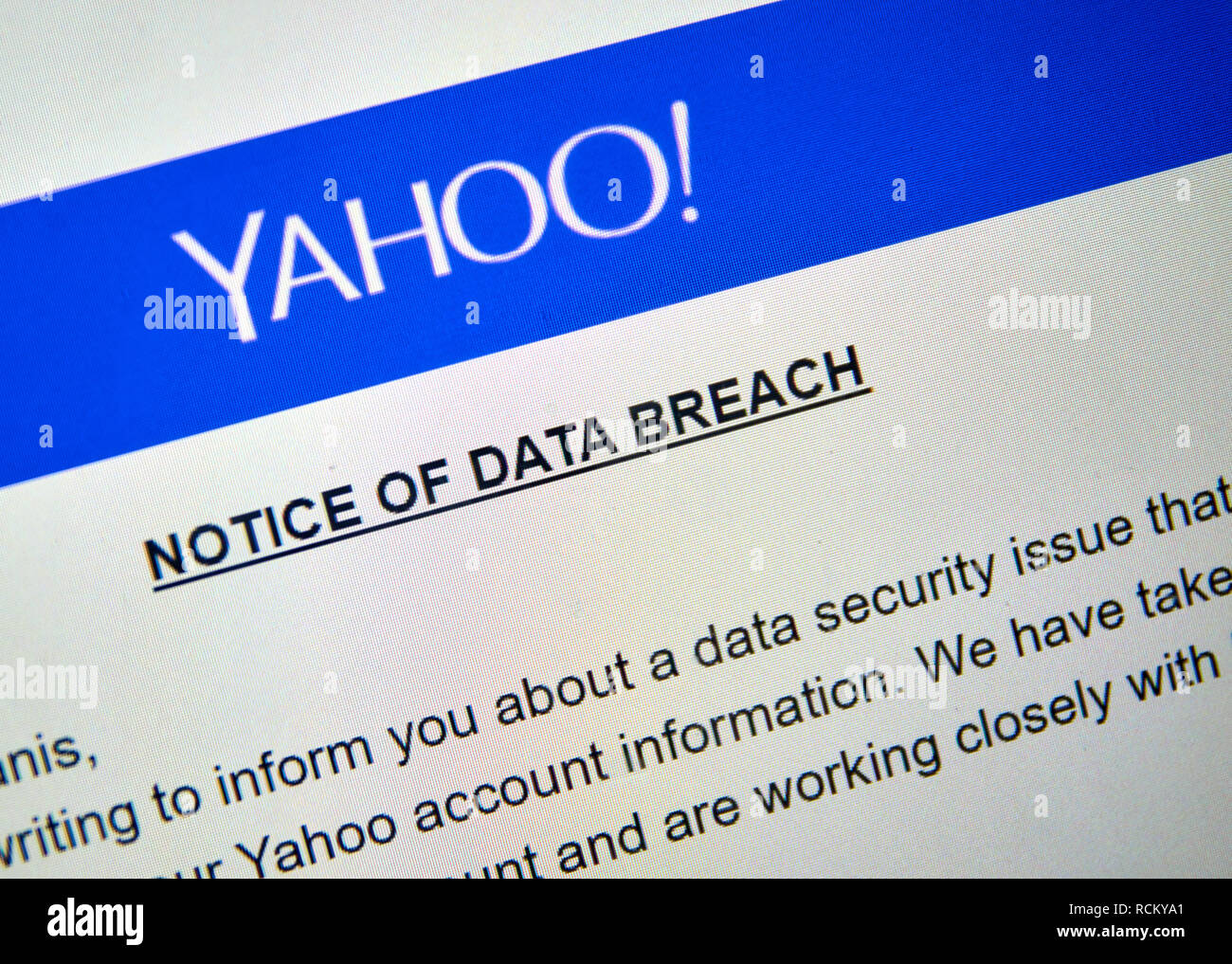 MONTREAL, Canada - 15 dicembre 2016 : Yahoo avviso di violazione dei dati immagine di schermo di computer portatile. Foto Stock
