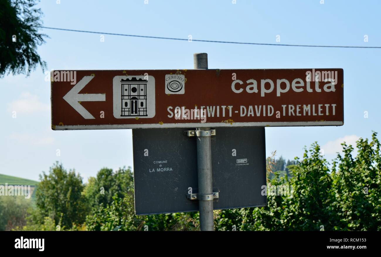 La Morra, provincia di Cuneo, Piemonte, Italia. Luglio 2018. Nel territorio delle Langhe, vi è la cappella della Madonna delle Grazie. La maggior parte commonl Foto Stock