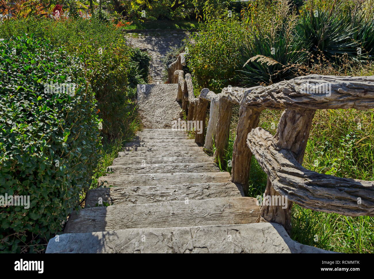 Elementi di scale in legno con tutta la linea per i corrimano sulla costa del Mar Nero in città antica città di Nessebar o Mesembria, Bulgaria, Europa Foto Stock