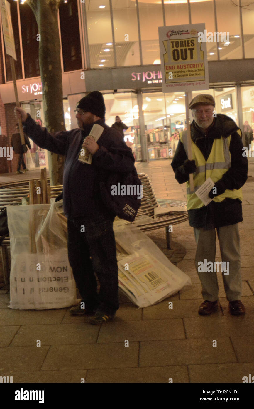 Leeds, Regno Unito. Il 15 gennaio, 2019. Protesta in Leeds City Centre contro può's brexit dealProtest in Leeds City Centre nei confronti della trattativa brexit Credito: Maverick/Alamy Live News Foto Stock