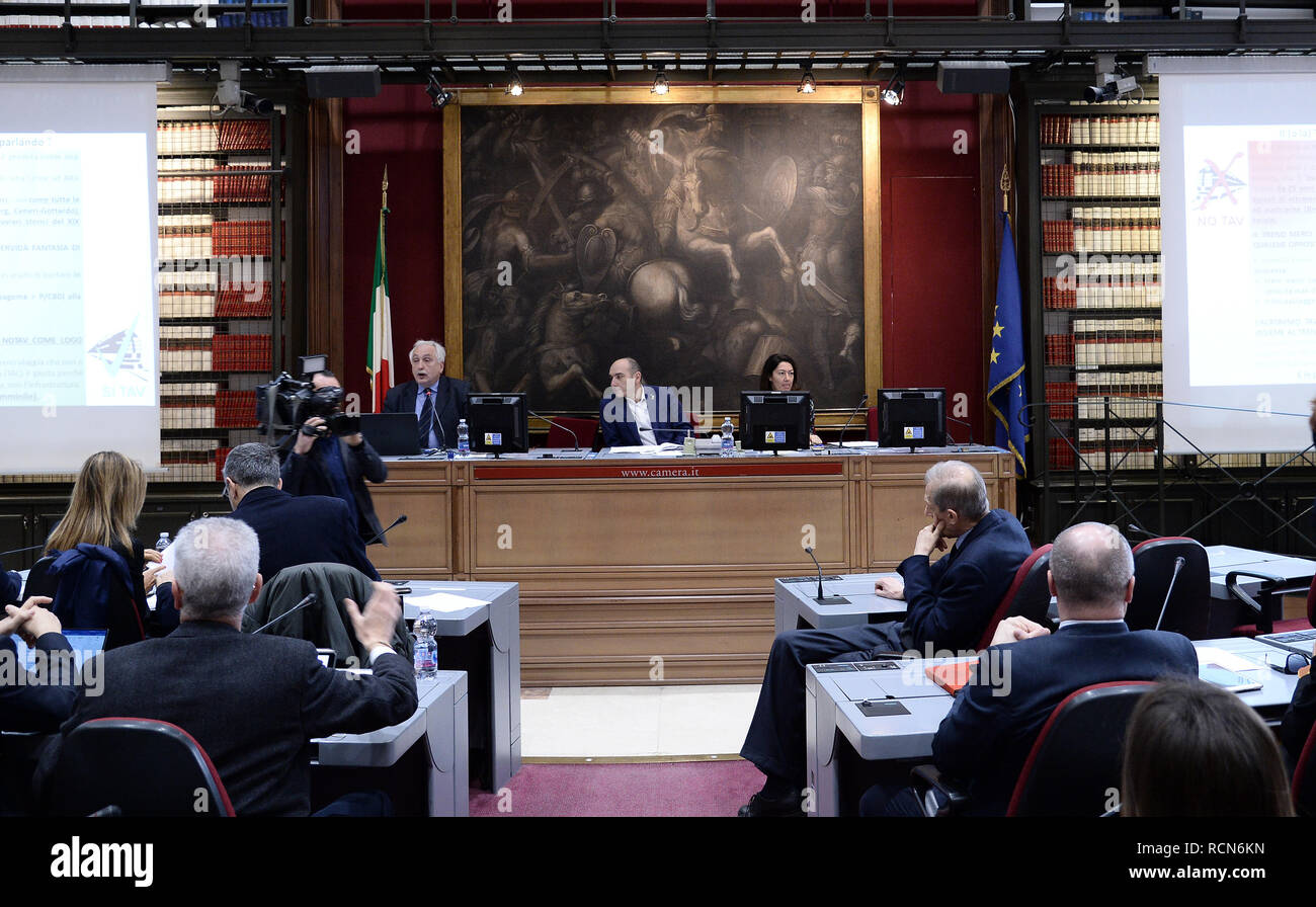 Foto di Fabio Cimaglia / LaPresse il 16-01-2019 Roma Italiano Camera dei Deputati. Commissione trasporti audizione del Commissario Straordinario del Governo per l'asse ferroviario Torino - Lione, Paolo Foietta Nella foto la Commissione trasporti foto di Fabio Cimaglia / LaPresse il 16-01-2019 Roma (Italia) della politica Camera dei deputati. Commissione trasporti audizione della straordinaria commissario di governo per la Torino - Lione asse ferroviario, Paolo Foietta nel pic il comitato dei trasporti Foto Stock