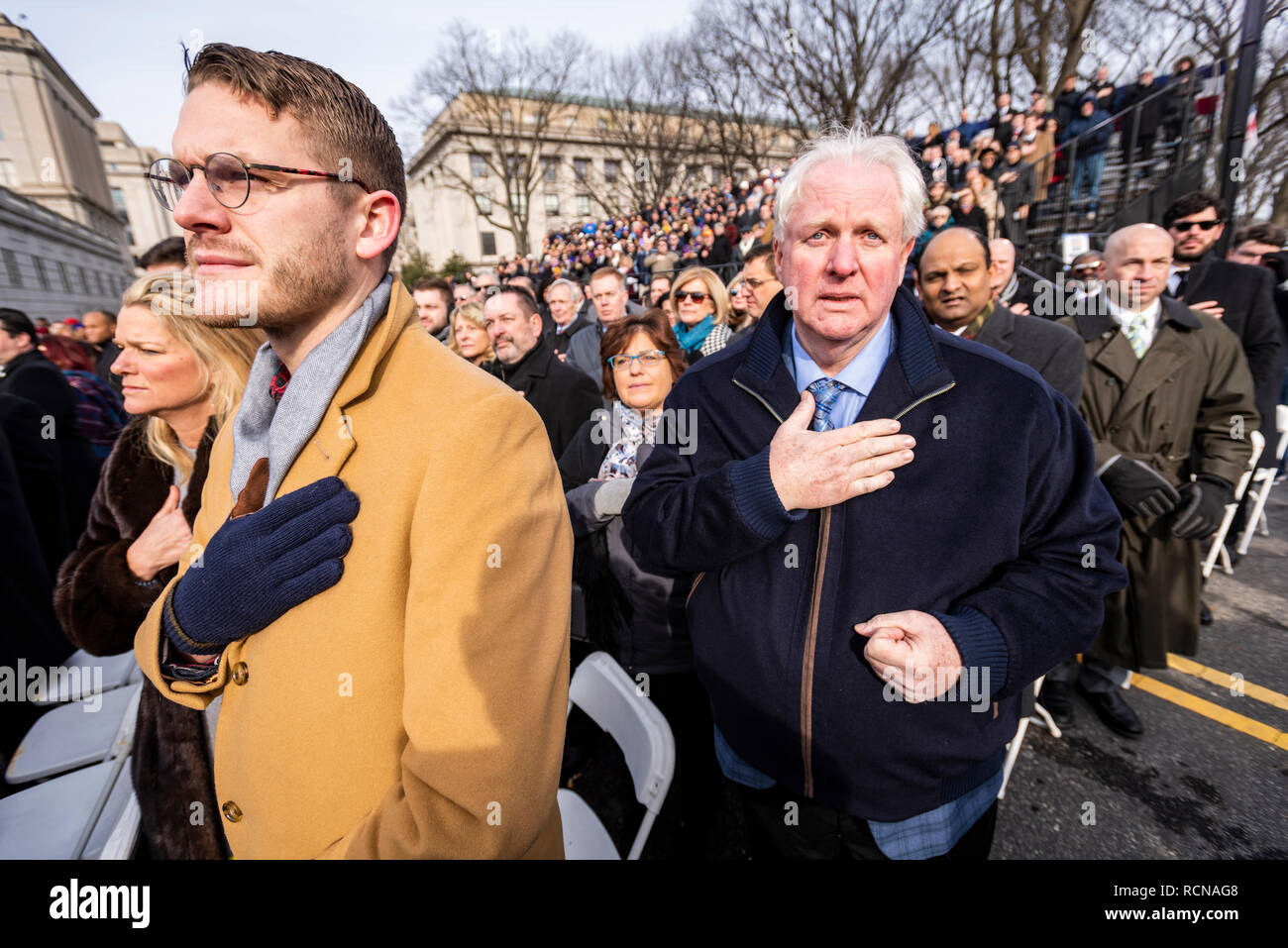 Harrisburg, Stati Uniti d'America. Il 15 gennaio, 2019. Gli ospiti di stand per la promessa di fedeltà. Chris Baker Evens / Alamy Live News. Foto Stock