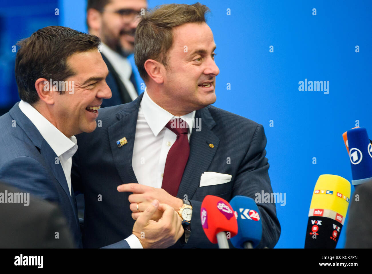 12.07.2018. Bruxelles, Belgio. Alexis Tsipras, Primo ministro della Grecia e Xavier Bettel, primo ministro del Lussemburgo. Vertice NATO 2018. Foto Stock