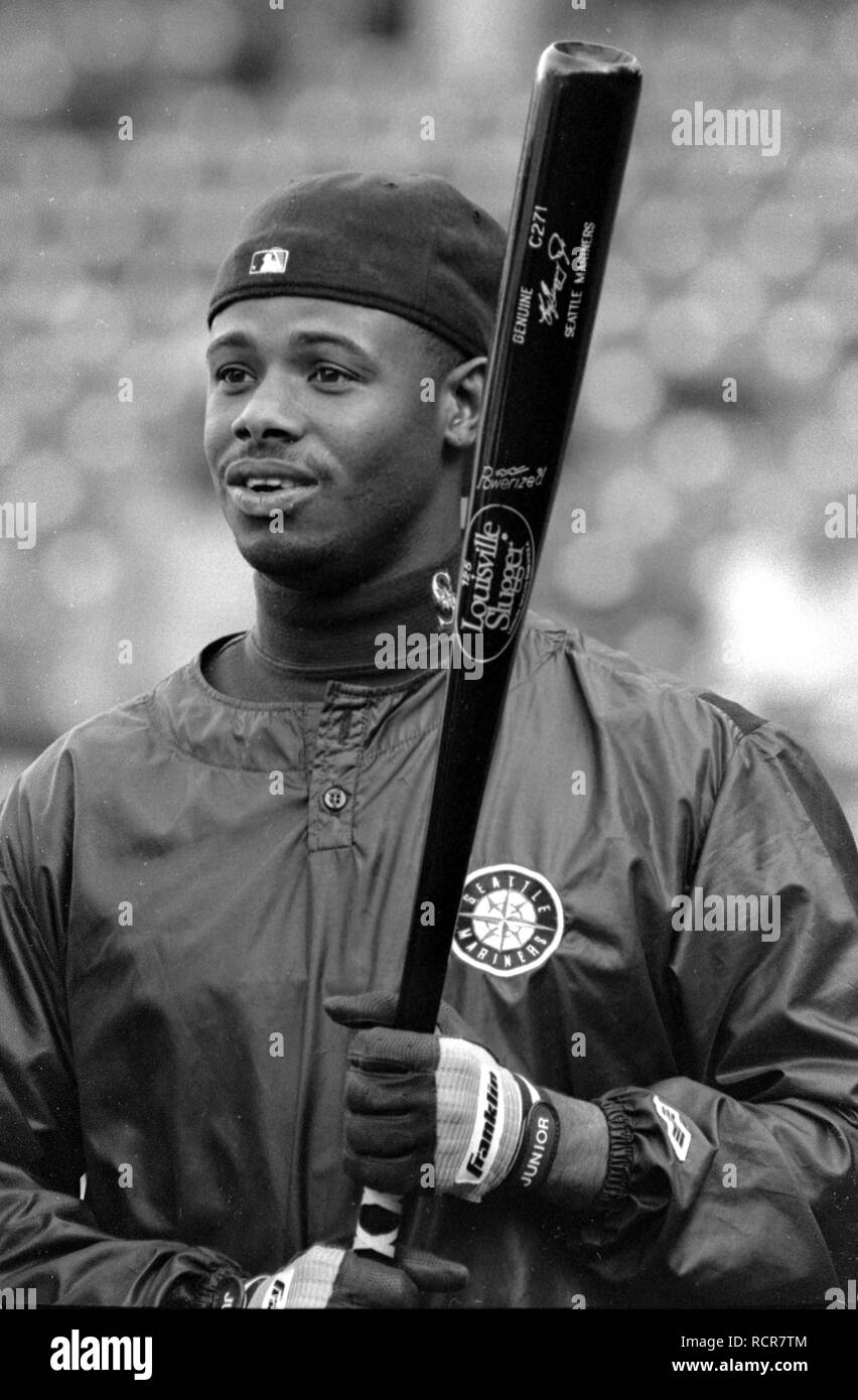 Seattle Mariners Ken Griffy jr durante la pratica di ovatta prima di una partita con Boston Red Sox a Fenway Park Boston ma usa degli anni novanta foto di bill belknap Foto Stock