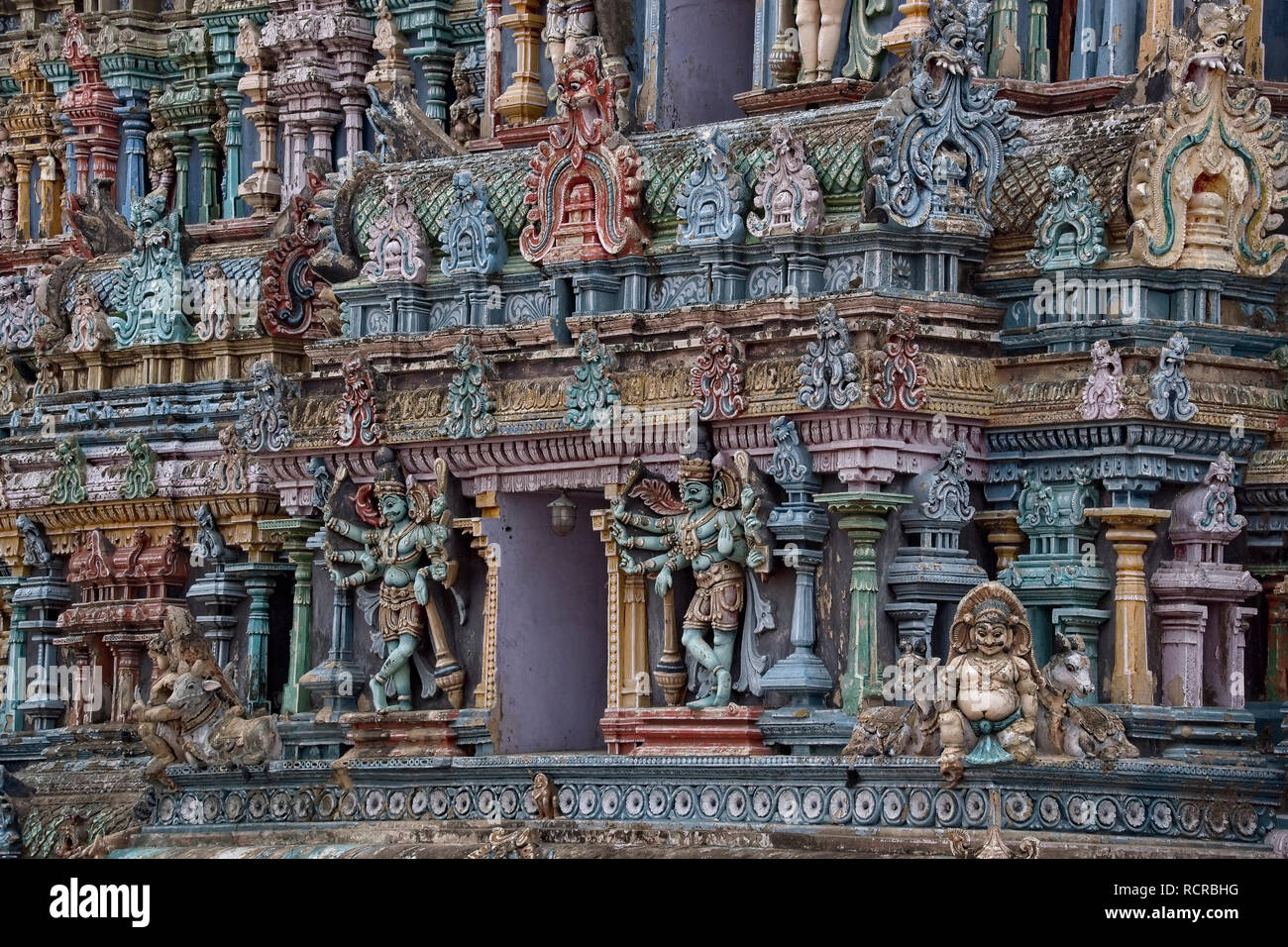 India 2018, Madurai, Sri Meenakshi tempio complesso. Il XVII secolo. Foto Stock