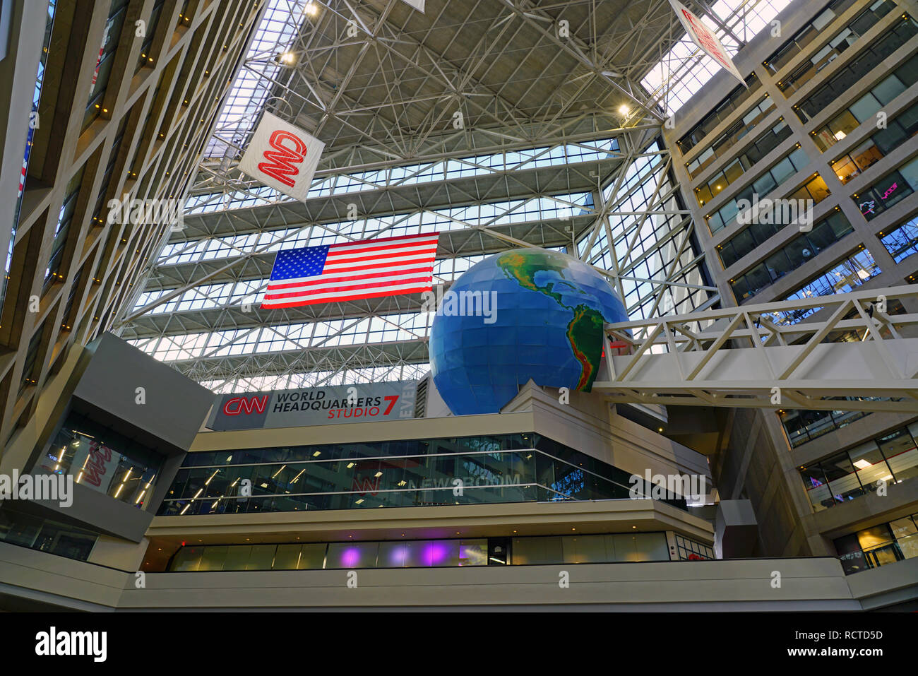 ATLANTA, GA - Vista del Centro CNN, la sede mondiale della CNN news network situato nel centro di Atlanta, Georgia. Foto Stock