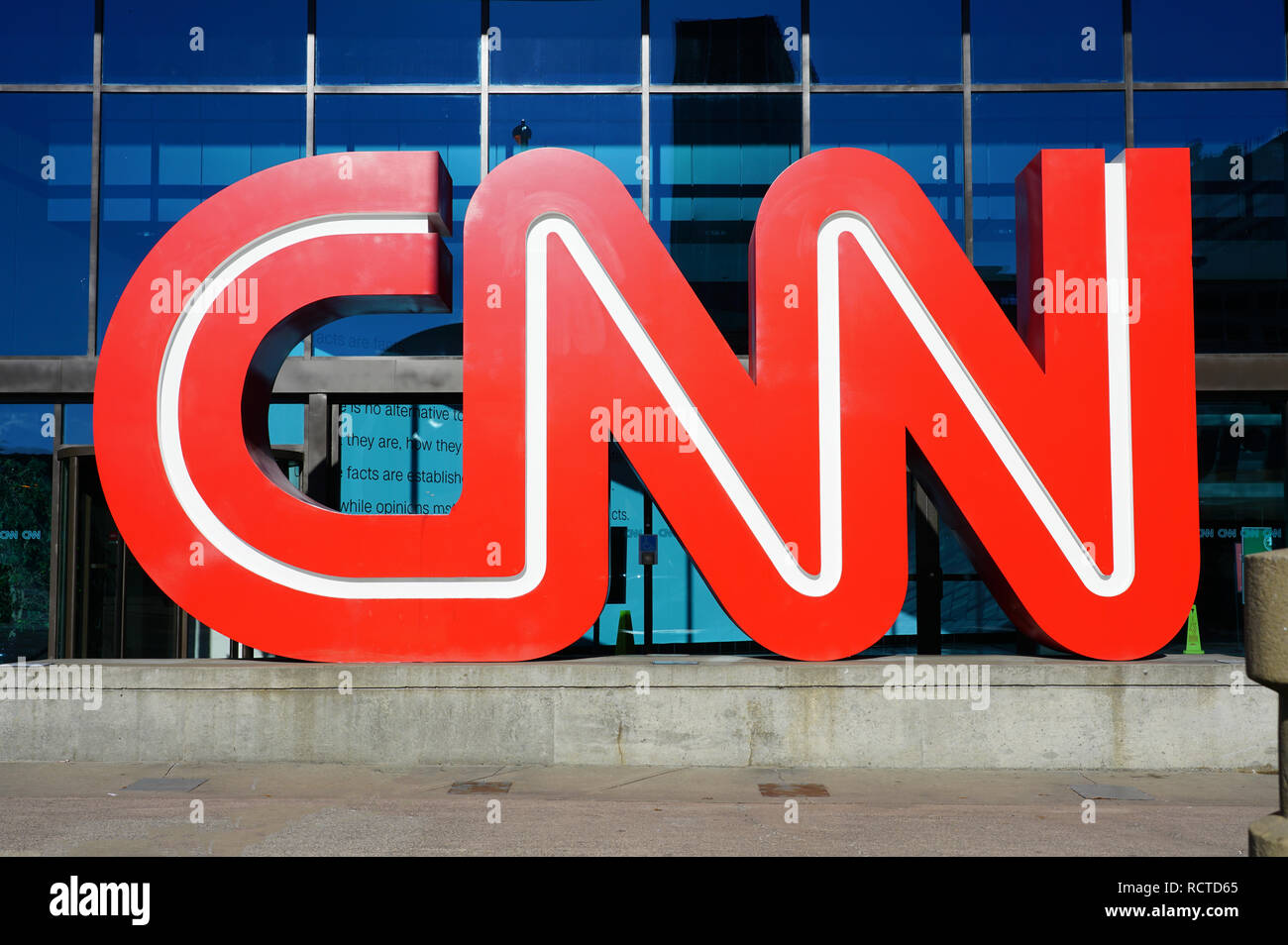 ATLANTA, GA - Vista del Centro CNN, la sede mondiale della CNN news network situato nel centro di Atlanta, Georgia. Foto Stock
