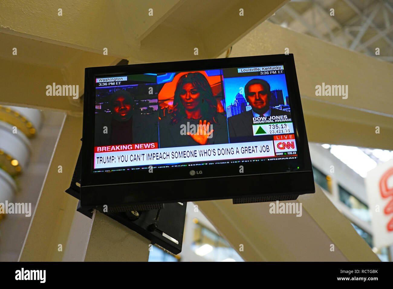 ATLANTA, GA - Vista del Centro CNN, la sede mondiale della CNN news network situato nel centro di Atlanta, Georgia. Foto Stock