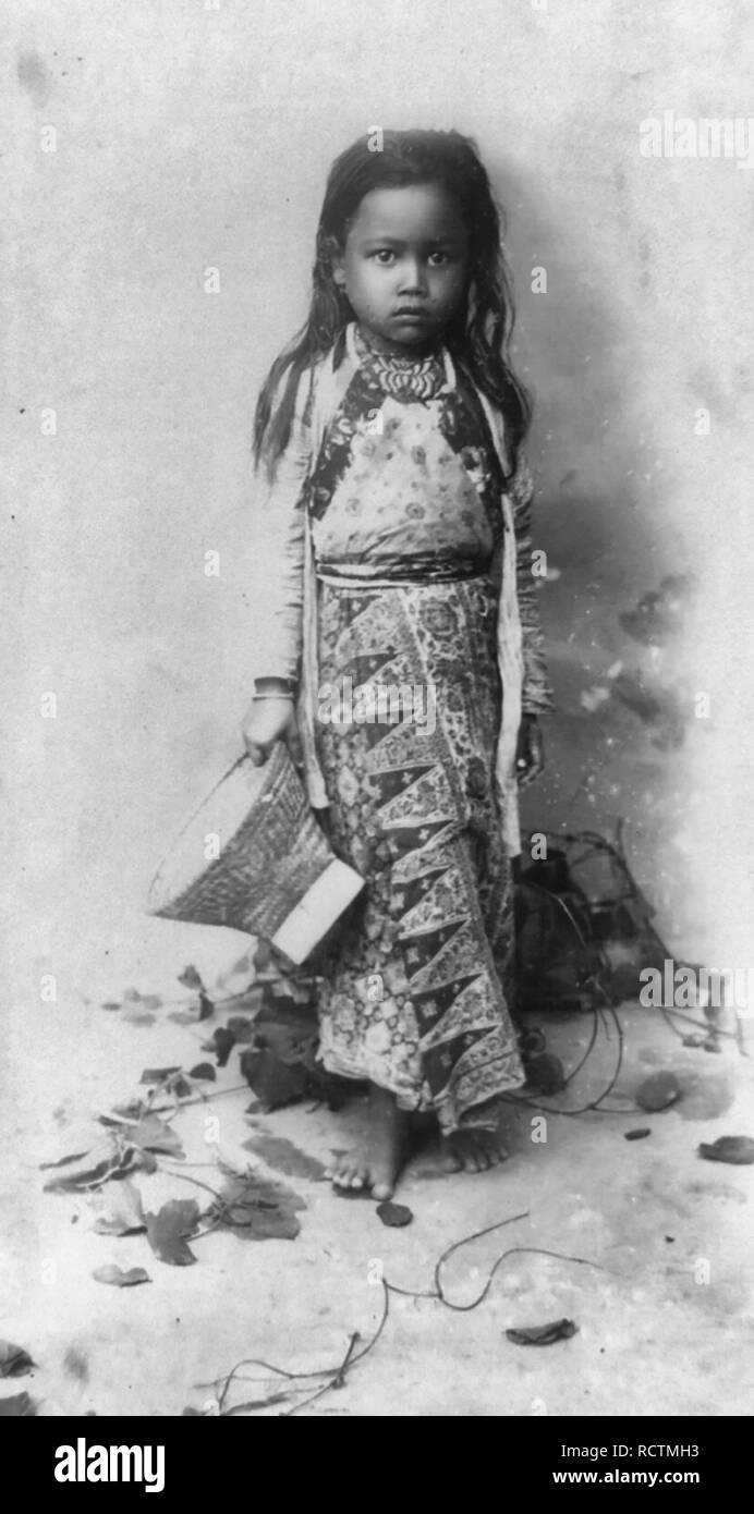 Piccola ragazza indonesiano, Java, Indonesia, circa 1910 Foto Stock