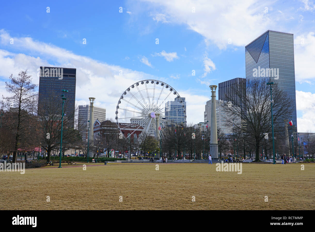 ATLANTA, ga- Vista del Centennial Olympic Park, costruita per il 1996 Olimpiadi di estate, situato nel centro di Atlanta, Georgia. Foto Stock