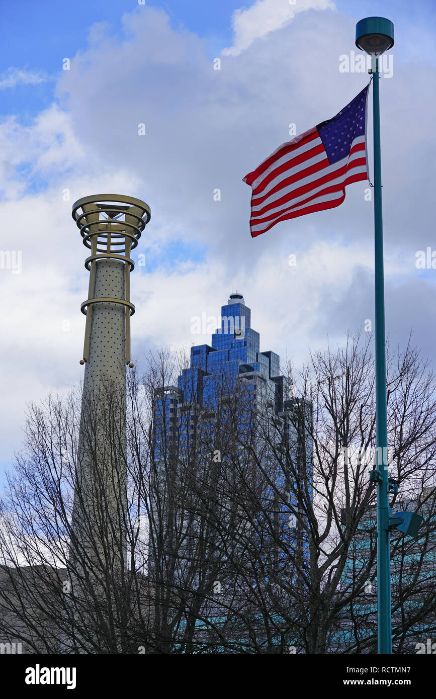 ATLANTA, ga- Vista del Centennial Olympic Park, costruita per il 1996 Olimpiadi di estate, situato nel centro di Atlanta, Georgia. Foto Stock
