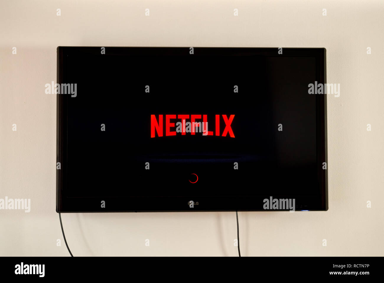 MONTREAL, Canada - 20 Marzo 2016 - applicazione Netflix in esecuzione su LG TV. Netflix è un ben noto fornitore globale di streaming di film e serie TV. Foto Stock