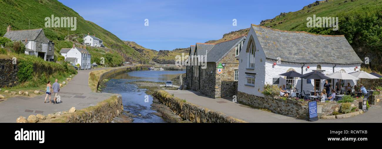 Luce di porto tea garden Boscastle, Inghilterra, Gran Bretagna Foto Stock