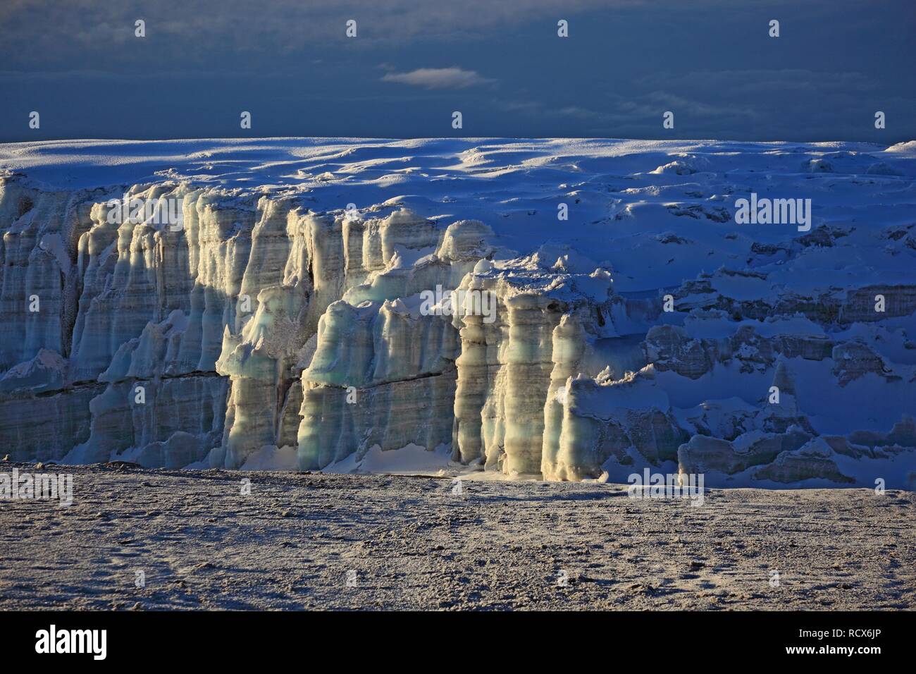 Ghiacciaio sul Monte Kilimanjaro, Tanzania Africa Foto Stock